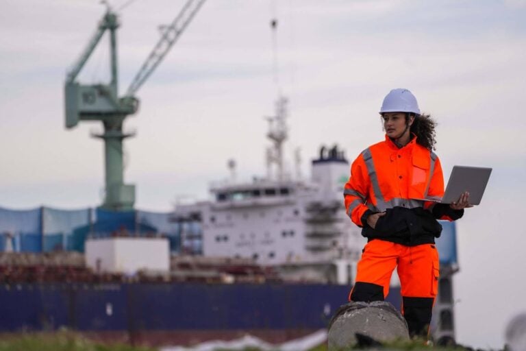 Laycan Meaning in Shipping: Definition, How It Works, and 5 Tips